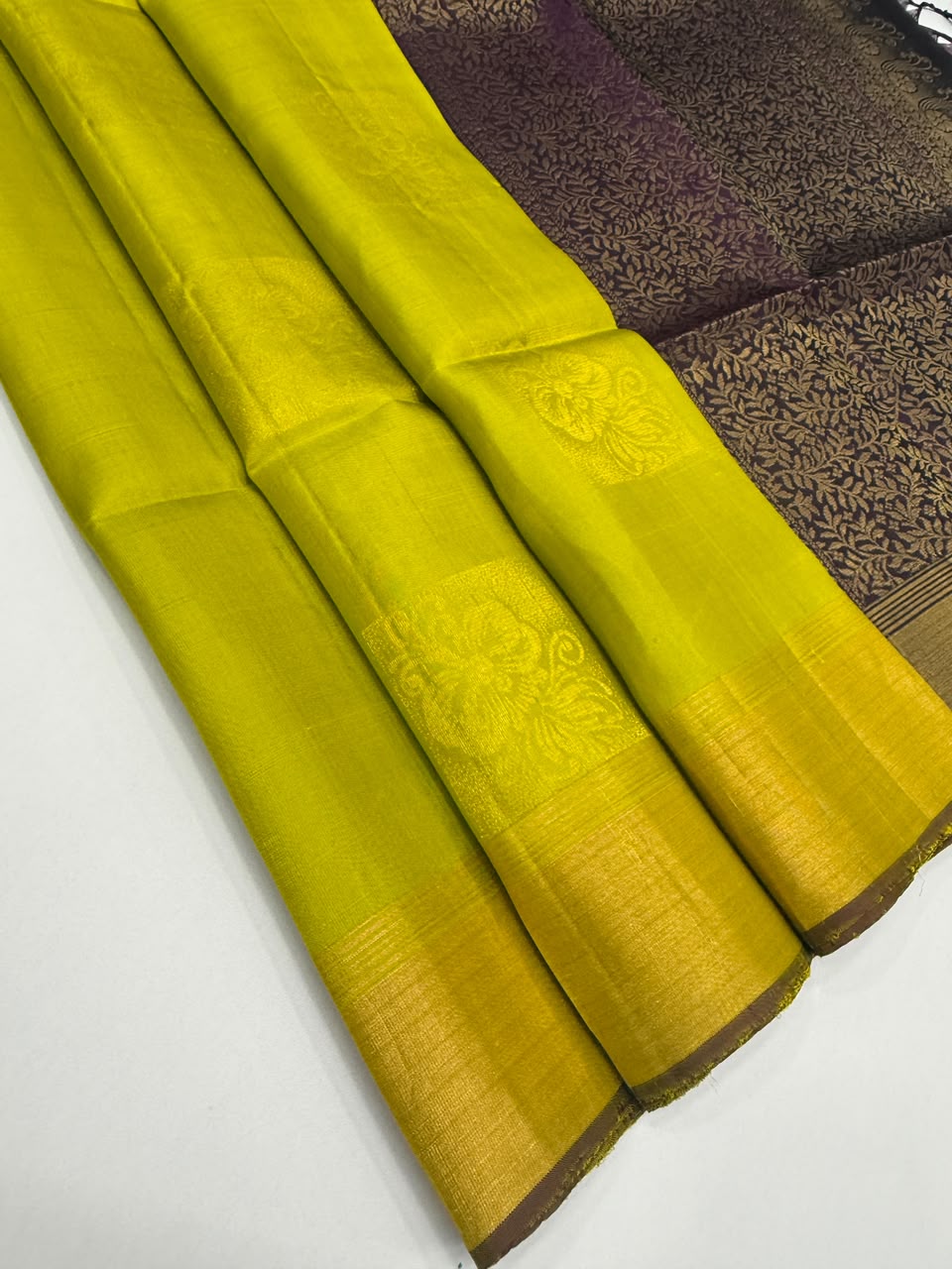 VSOH429 - green with yellow color body &amp; dark purple color pallu , blouse - Pure silk saree