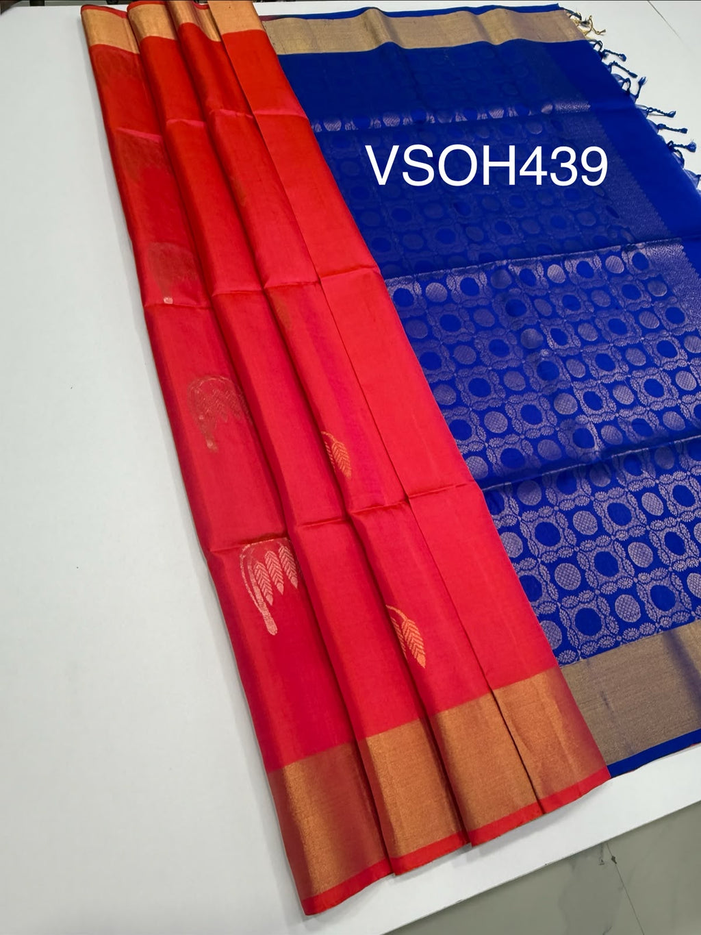 VSOH439 - pinkish orange color body , ink blue color pallu , blouse - Pure silk saree