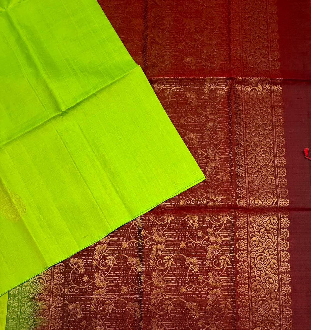 VSOH373 - parrot green color body, maroon color pallu , blouse - Pure silk saree