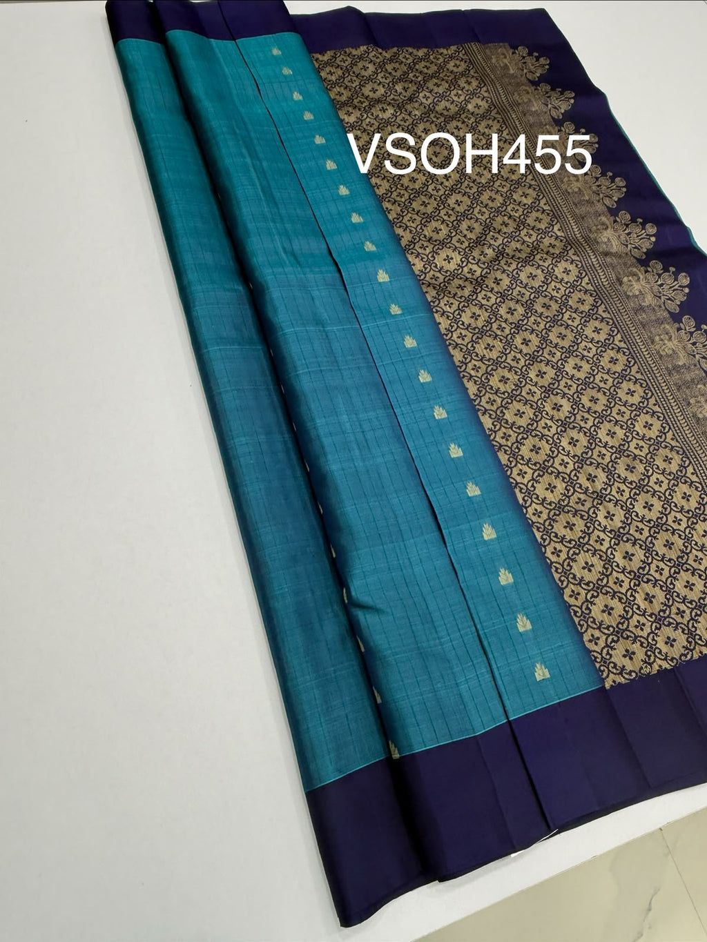VSOH455 - peacock blue color body , navy blue color pallu , blouse - Pure silk saree