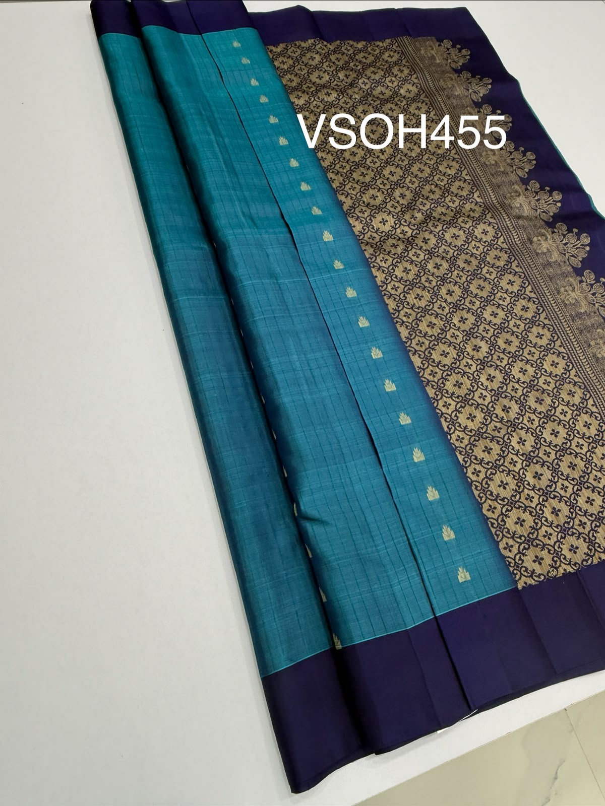 VSOH455 - peacock blue color body , navy blue color pallu , blouse - Pure silk saree