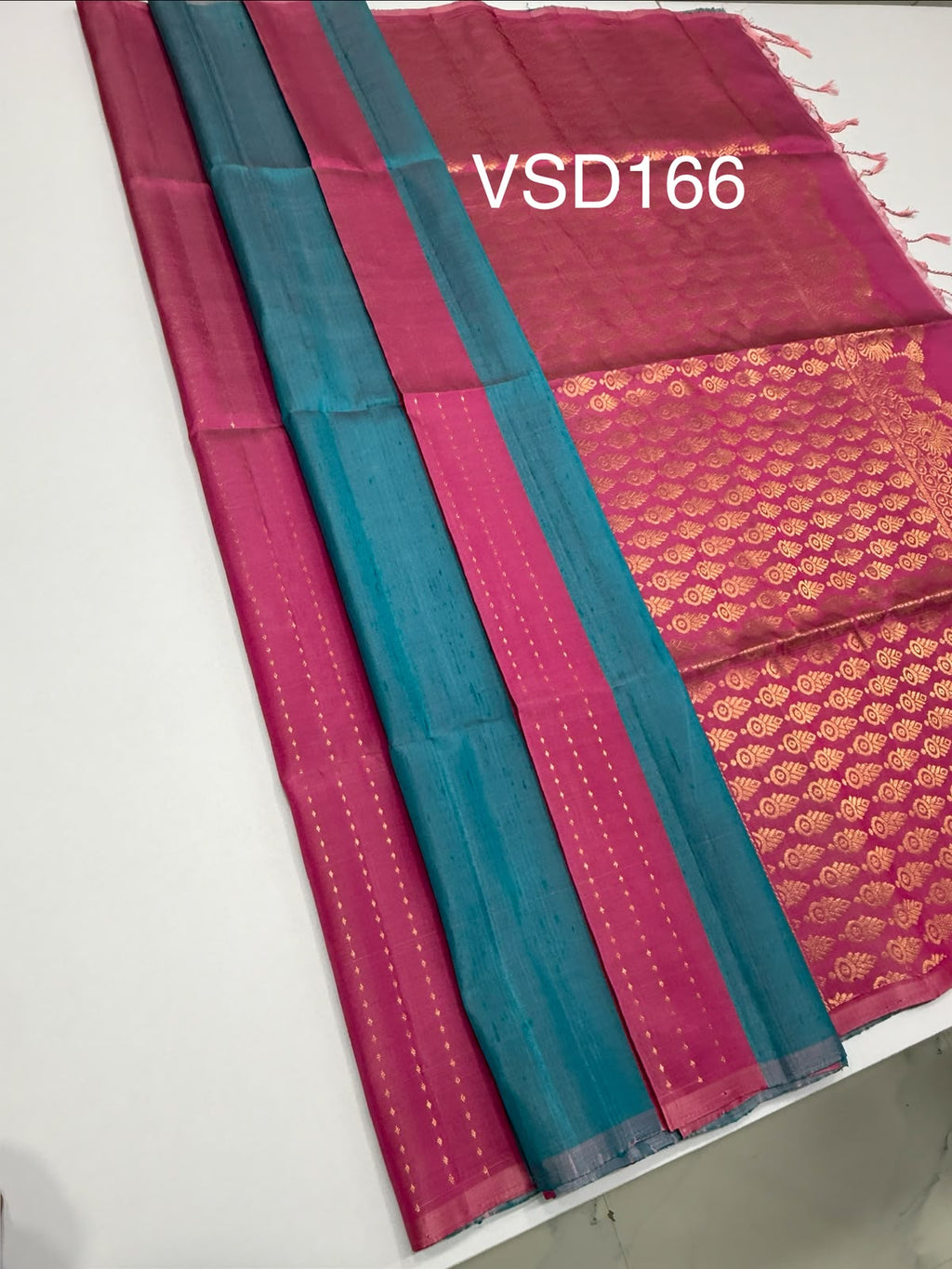 VSD166 - dual blue color body , lotus pink color pallu,blouse - Pure silk saree