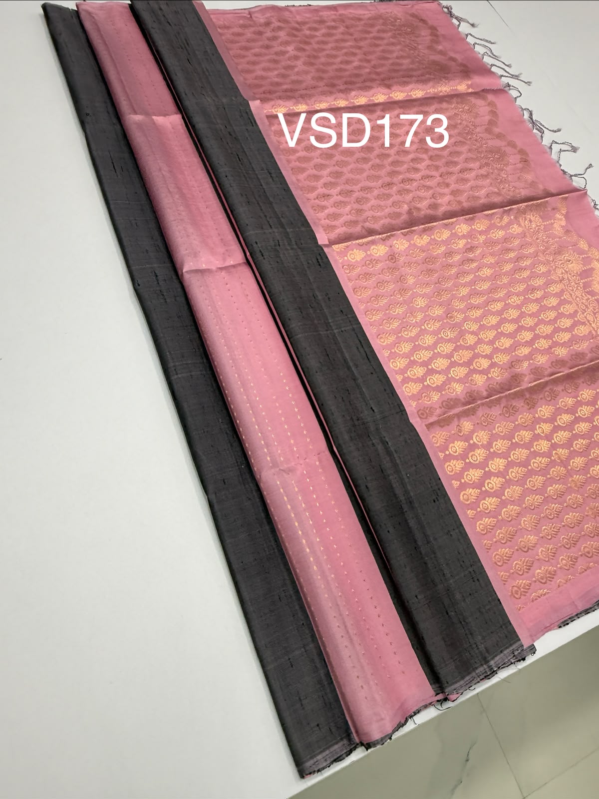 VSD173 - pink with black color body , color pallu,blouse - Pure silk saree