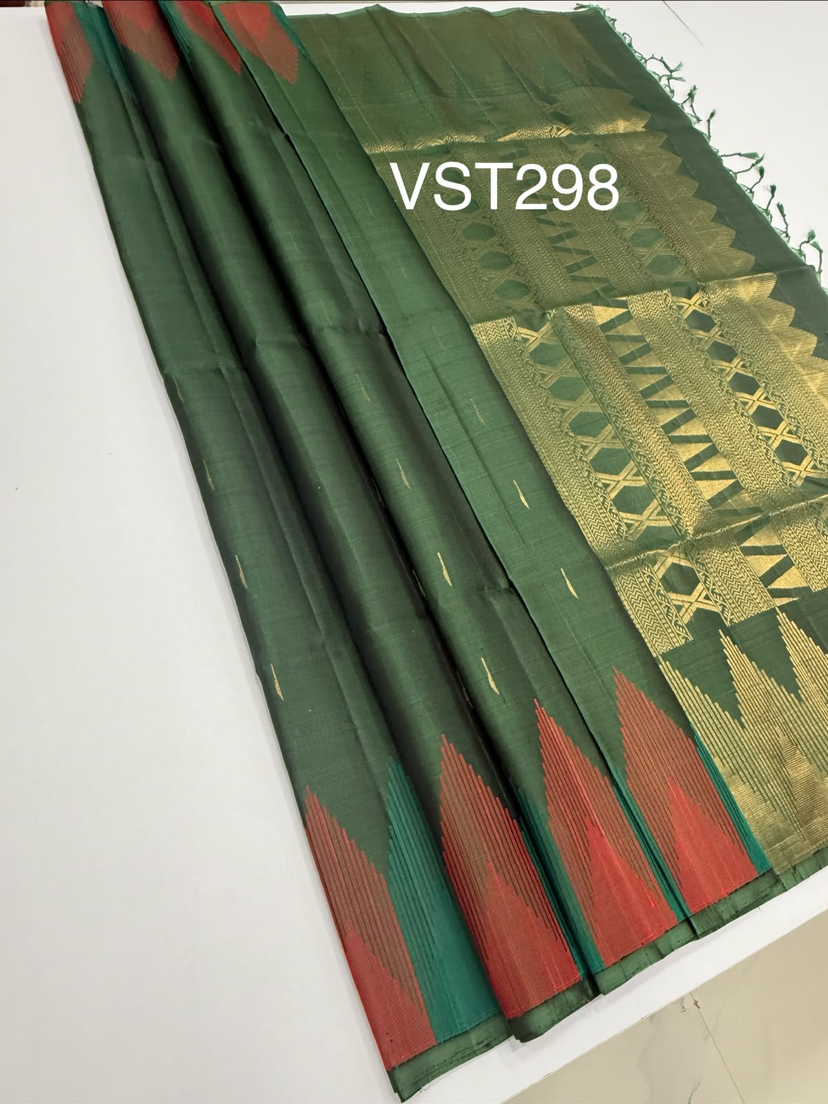VST298 - pastel green color body , color pallu , blouse - Pure silk saree