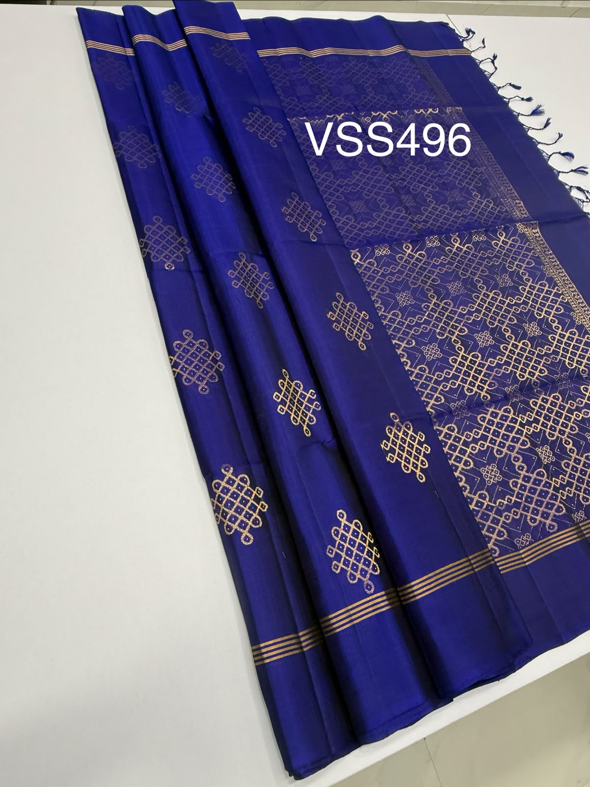 VSS496 - dark blue color body, pallu , blouse pure silk saree