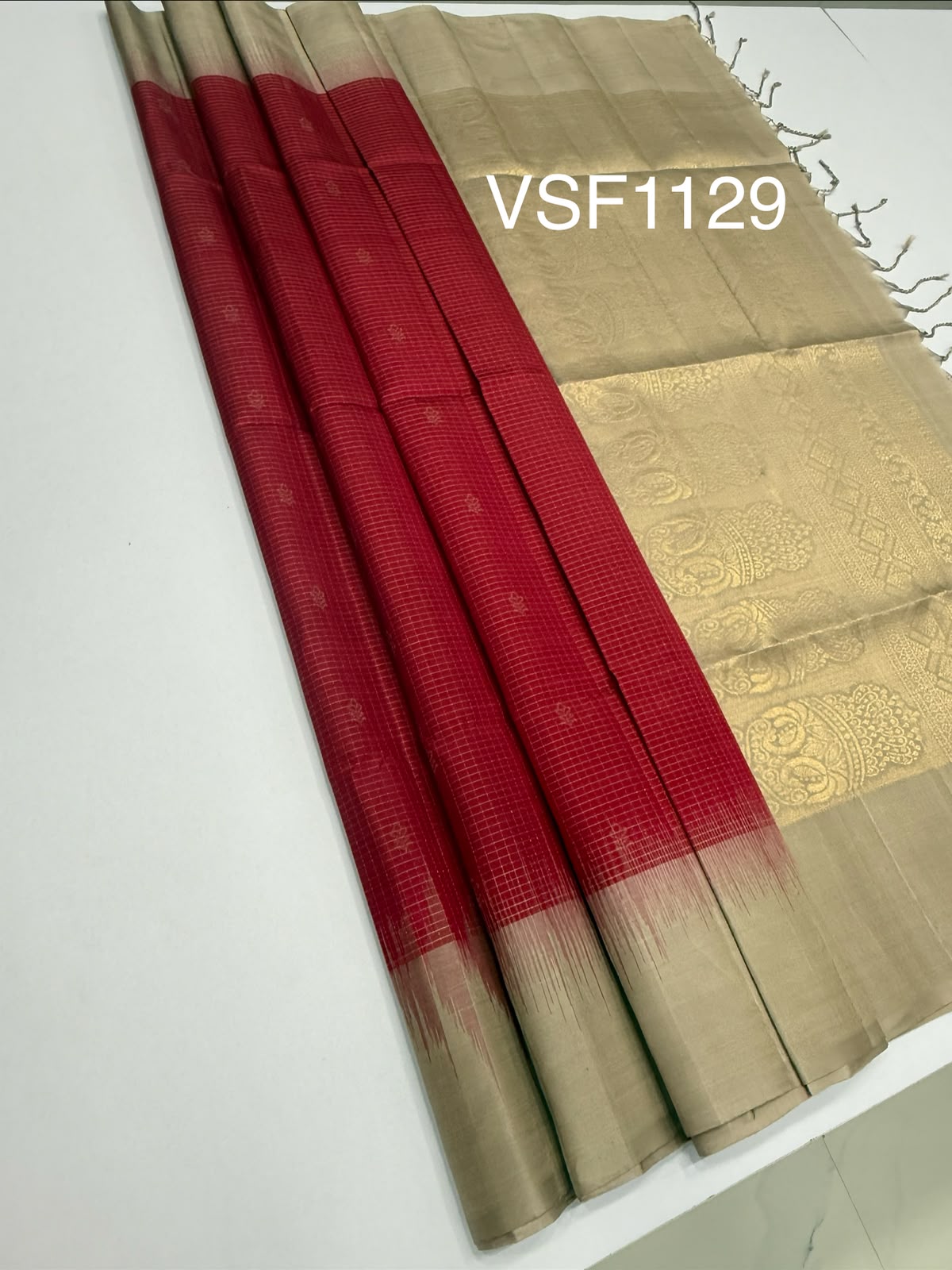 VSF1129 - red color body , beige color pallu,blouse - Pure silk saree