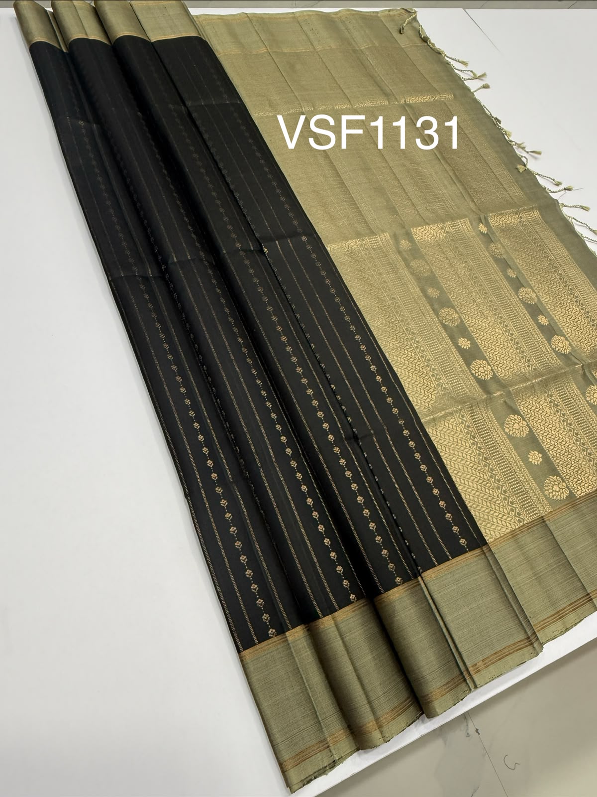 VSF1131 - black color body , beige color pallu,blouse - Pure silk saree