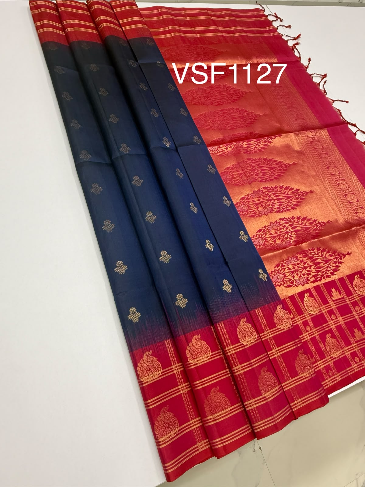 VSF1127 - navy blue color body , red color pallu,blouse - Pure silk saree