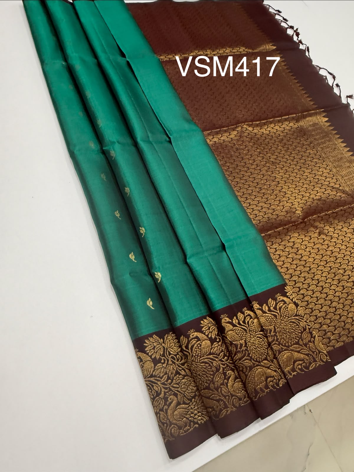 VSM417 - peacock green color body , dark purple color pallu , blouse