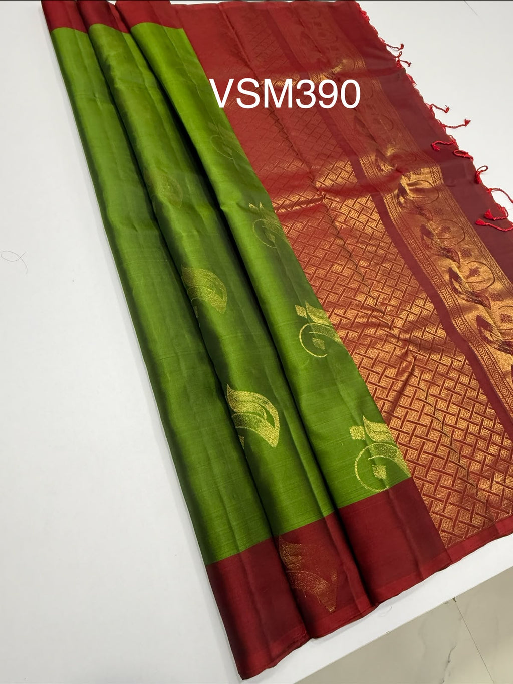 VSM390 -olive green color body , maroon color pallu , blouse