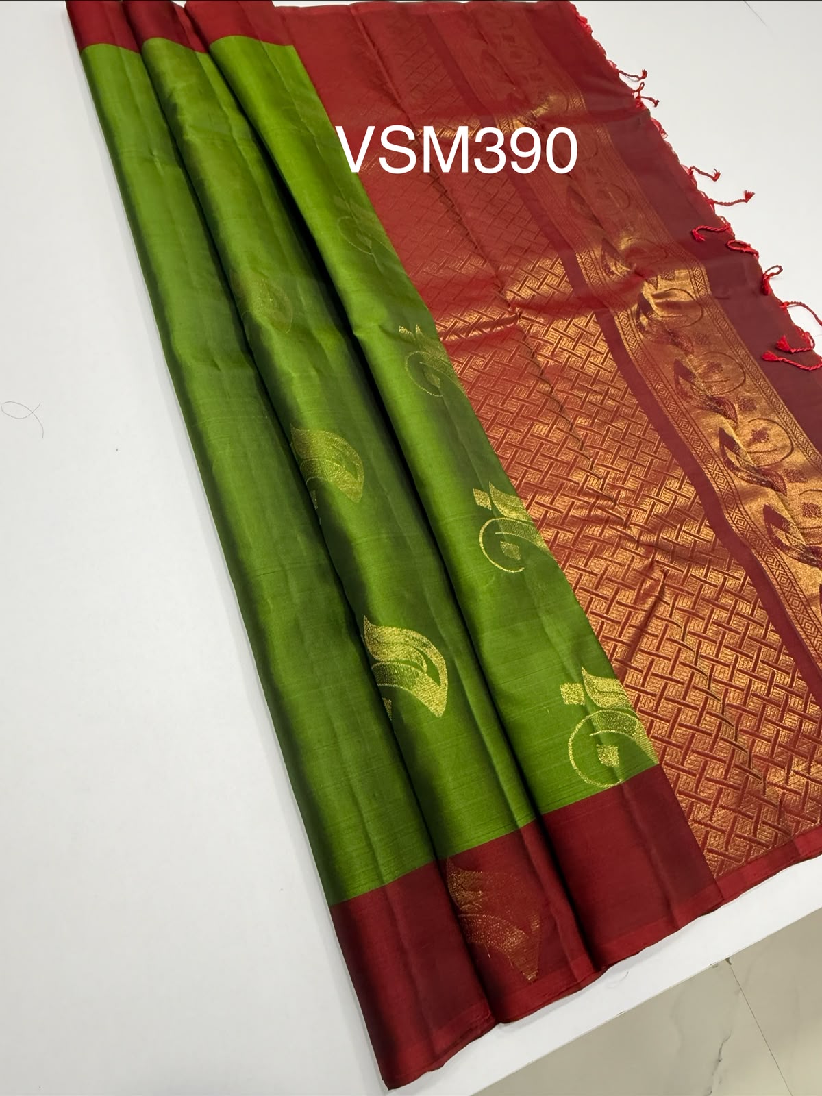 VSM390 -olive green color body , maroon color pallu , blouse