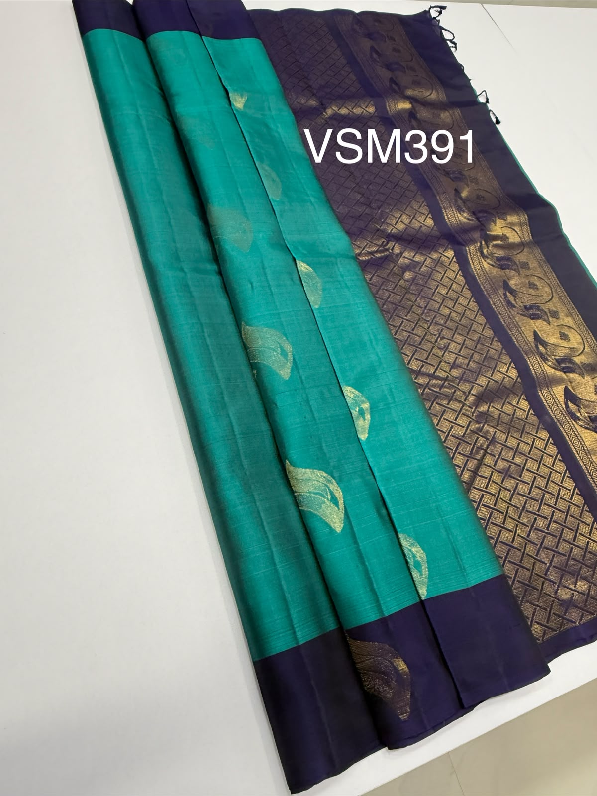 VSM391 - peacock blue color body , navy blue color pallu , blouse