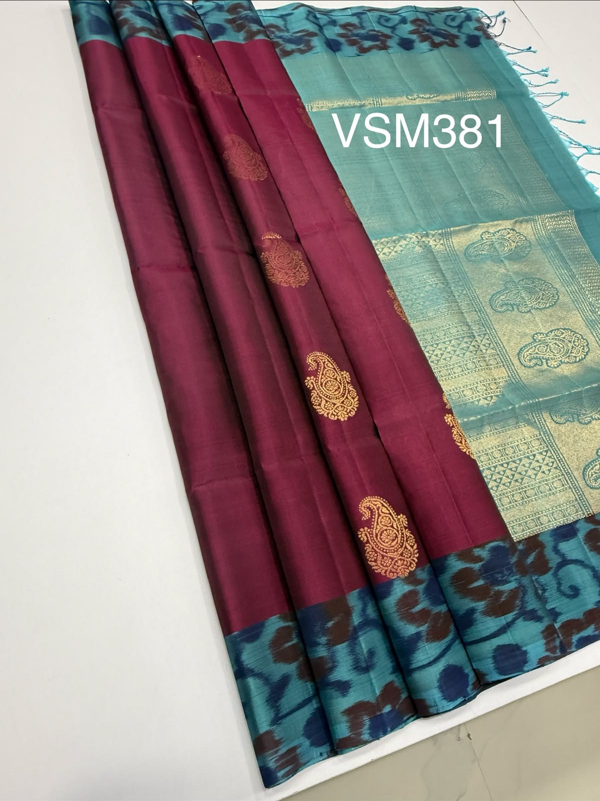 VSM381 - purple color body , sky blue color pallu , blouse