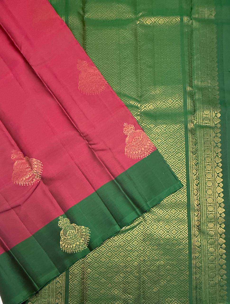VSM214 - maroon color body ,green color pallu , blouse&nbsp;