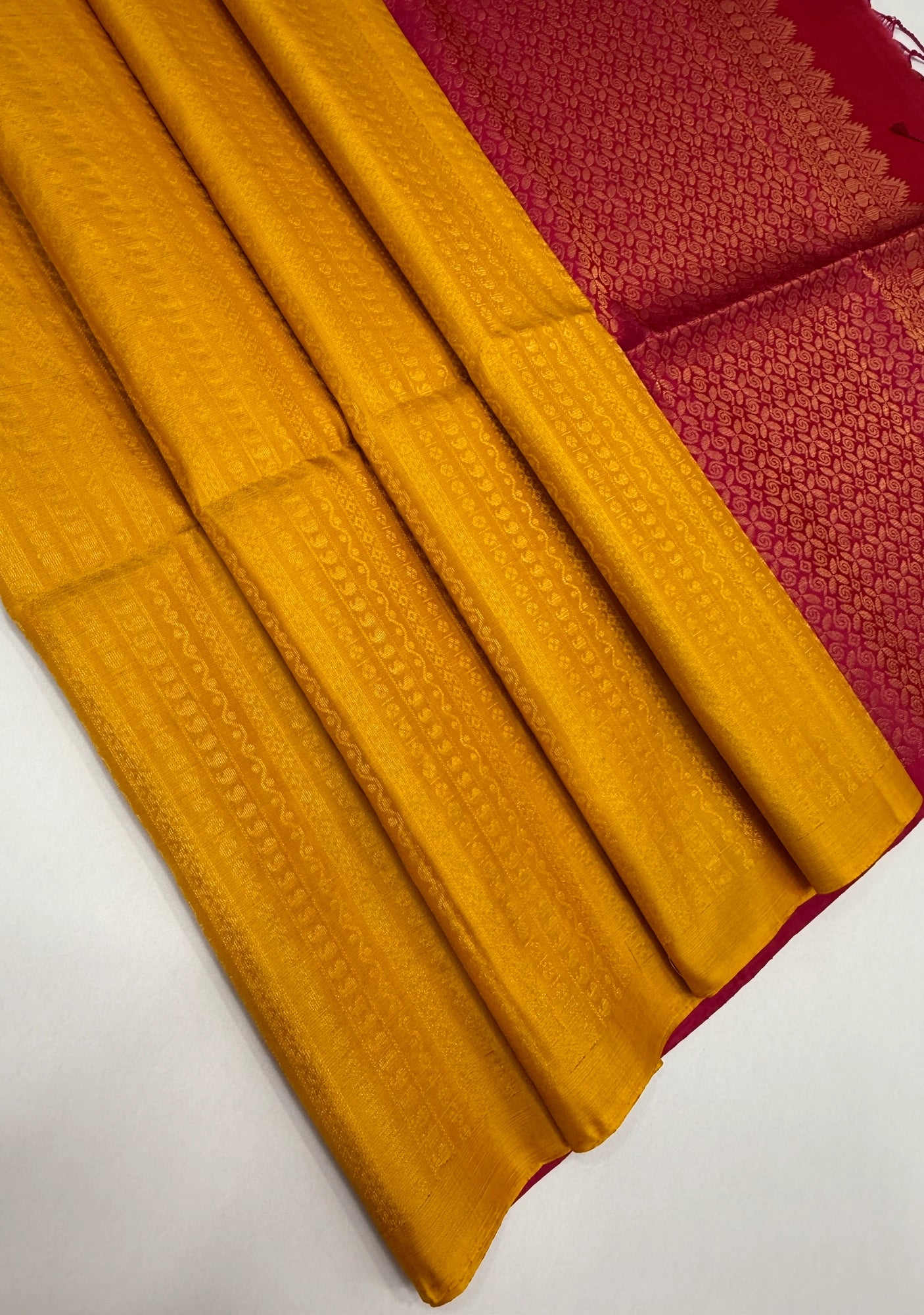 VSA619 - yellow color body & pink color pallu , blouse pure silk saree