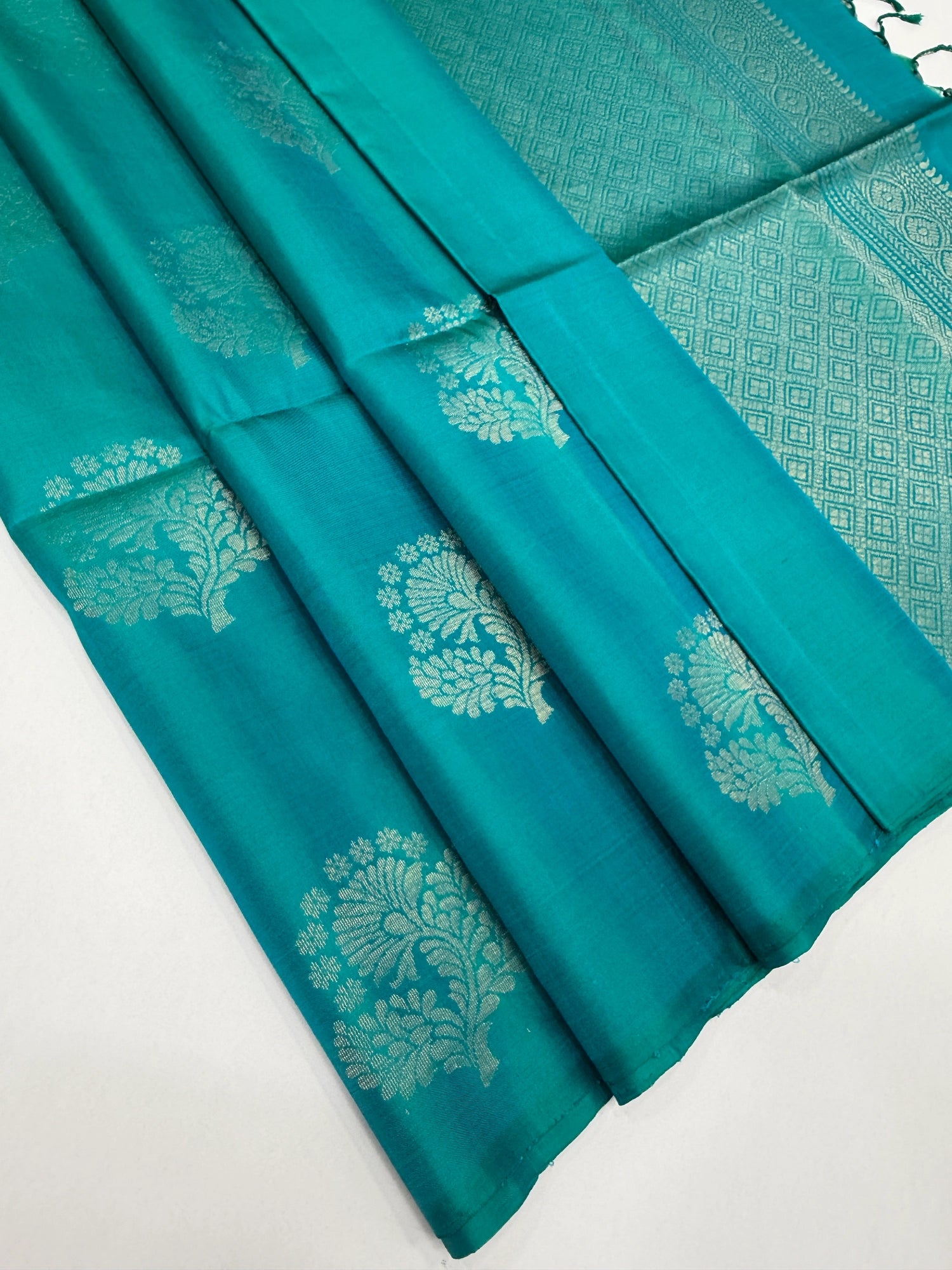 VSDS254 - dual tone blue color body, pallu , blouse pure silk saree