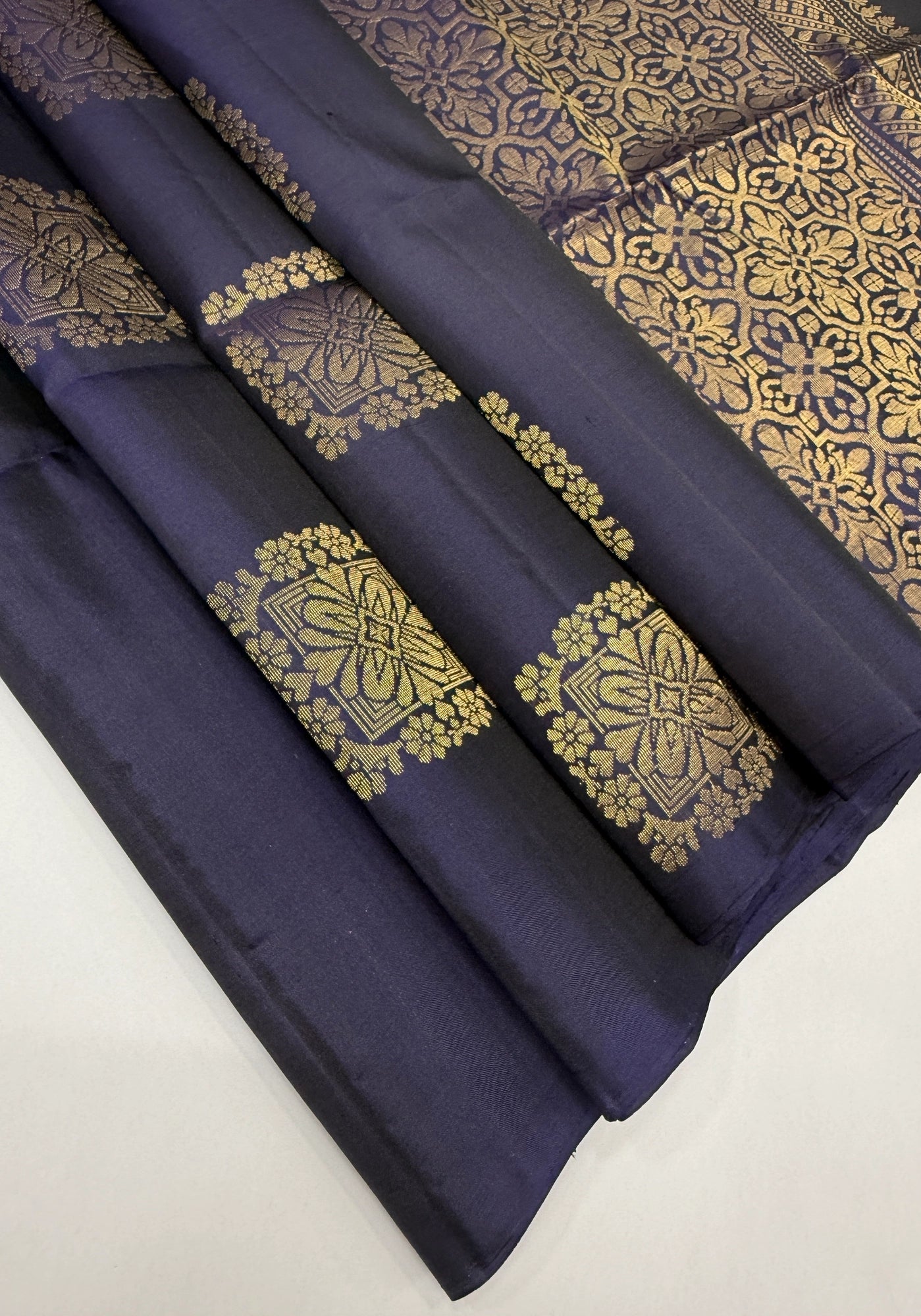 VSS347 - navy blue color body, pallu , blouse pure silk saree