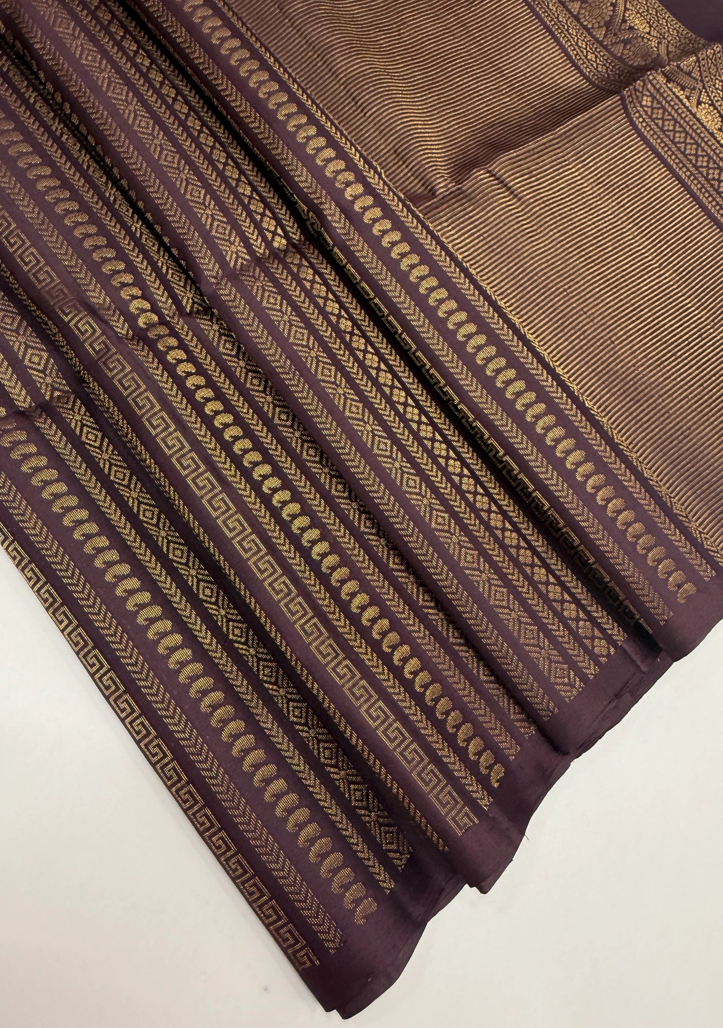 VSA637 - dark purple color body, pallu , blouse pure silk saree