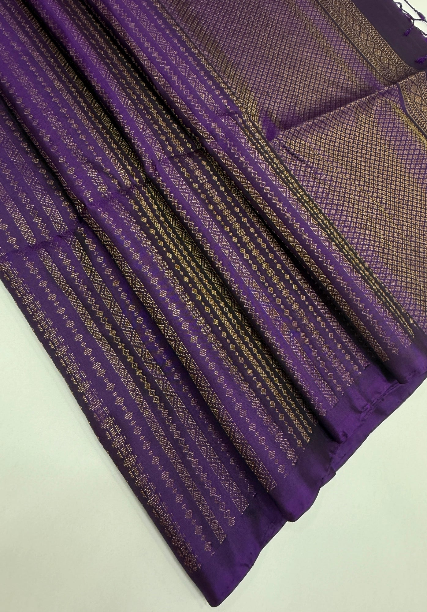 VSA633 - violet color body, pallu , blouse pure silk saree