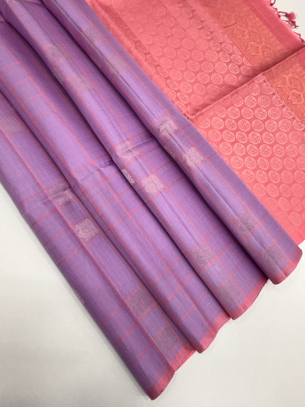 VSF963 - lavender color body ,&nbsp; light pink color pallu,blouse - Pure silk saree